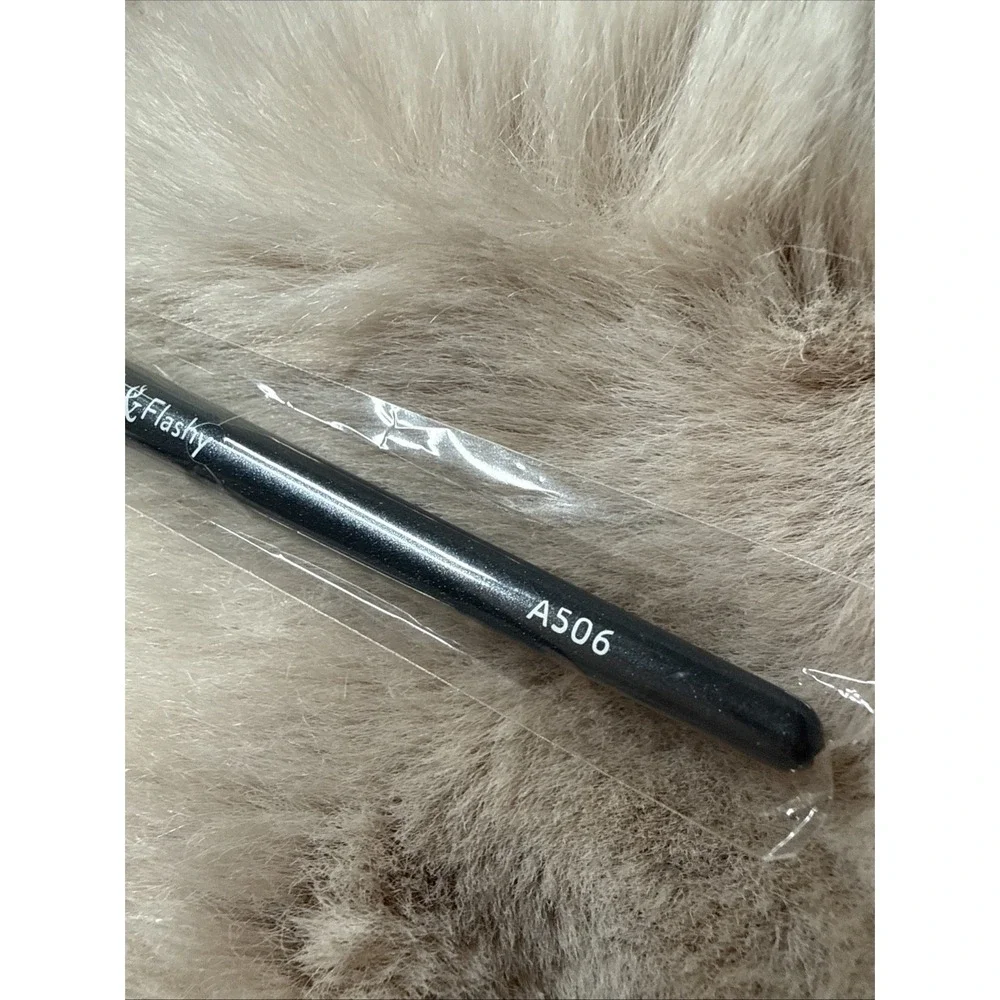 BK Beauty Brushes Angie HOT & FLASHY A506 Concealer Brush Kitten Paw NEW